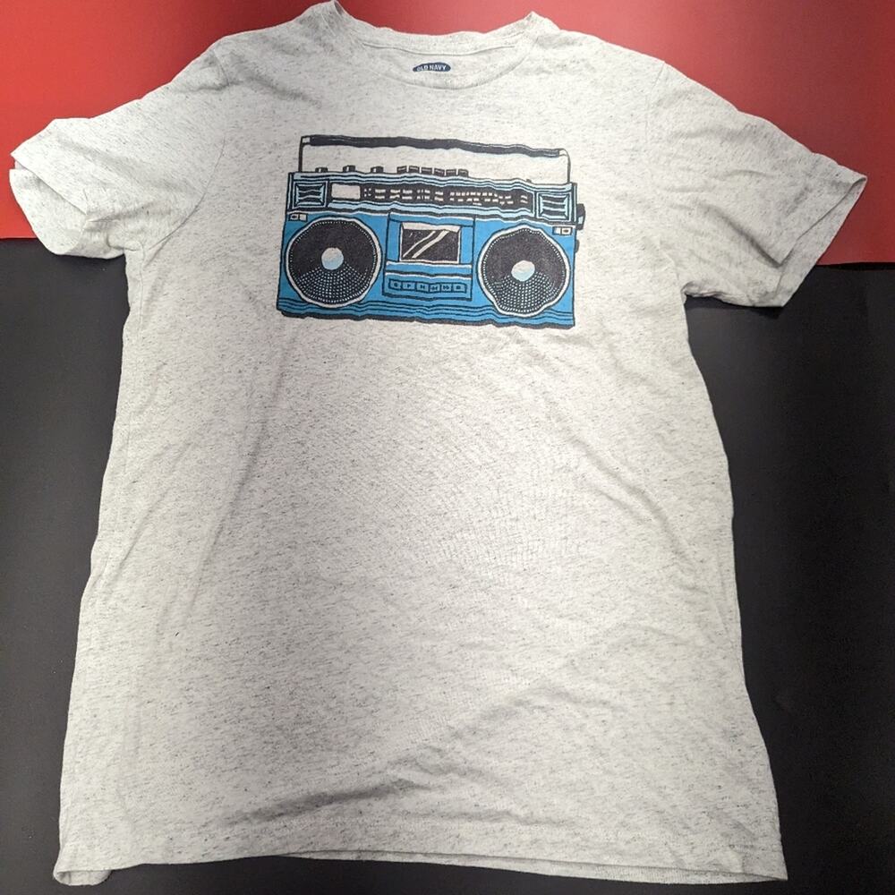 Old Navy Graphic T-shirt, Medium